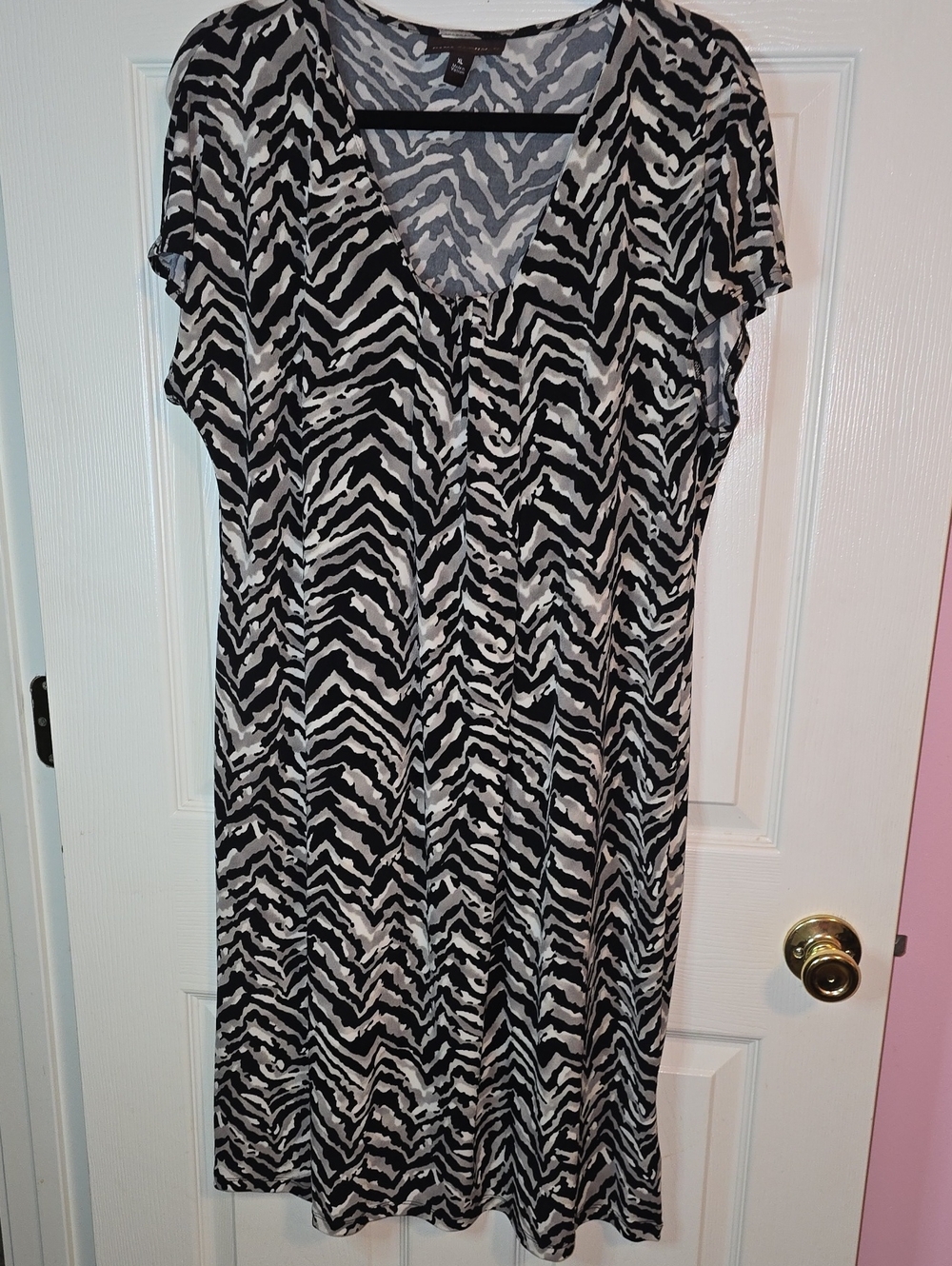 Dana Buchman Black & White Animal-Print Top